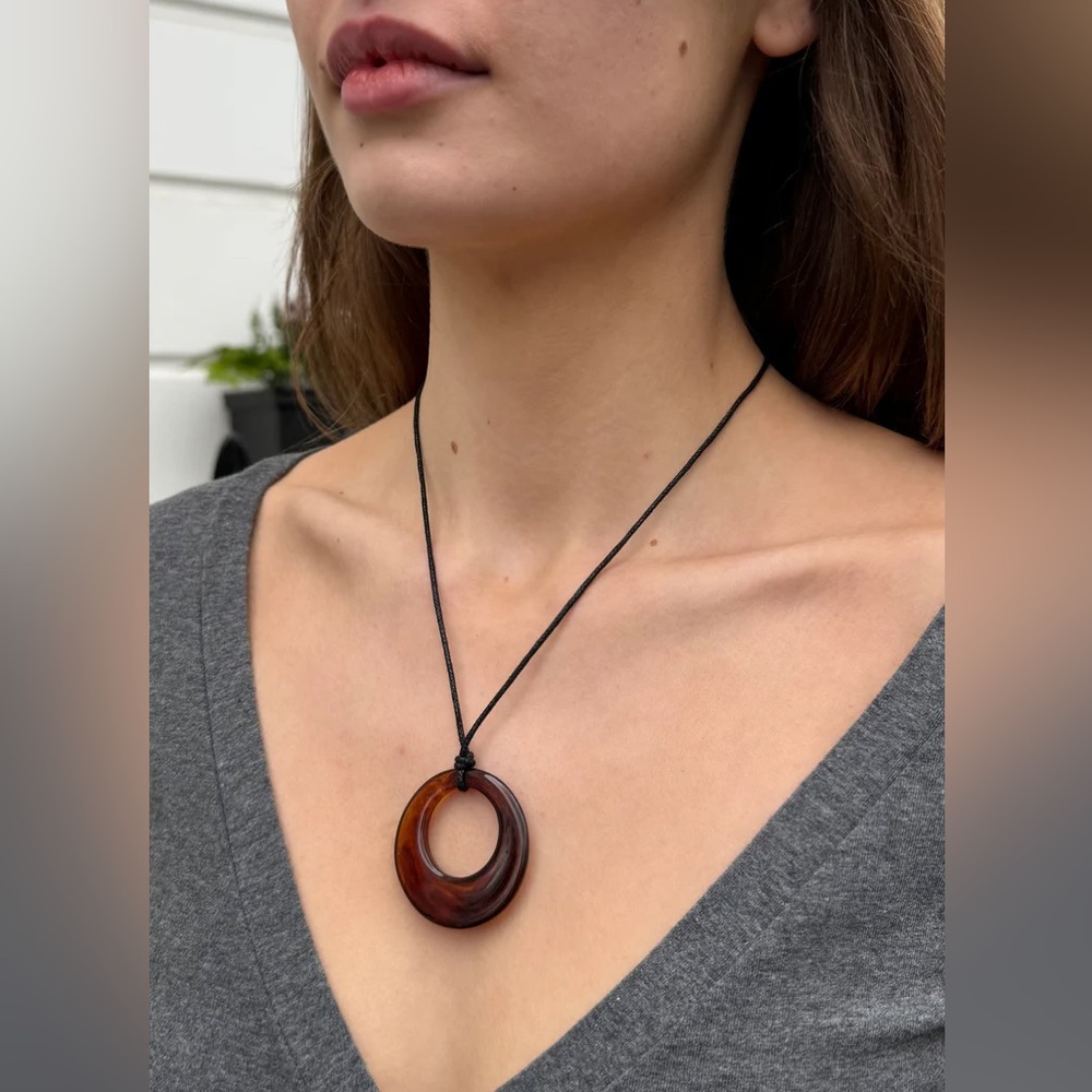 Brandy melville brown rope necklace